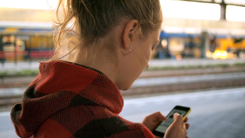 teen learning to self-regulate internet use